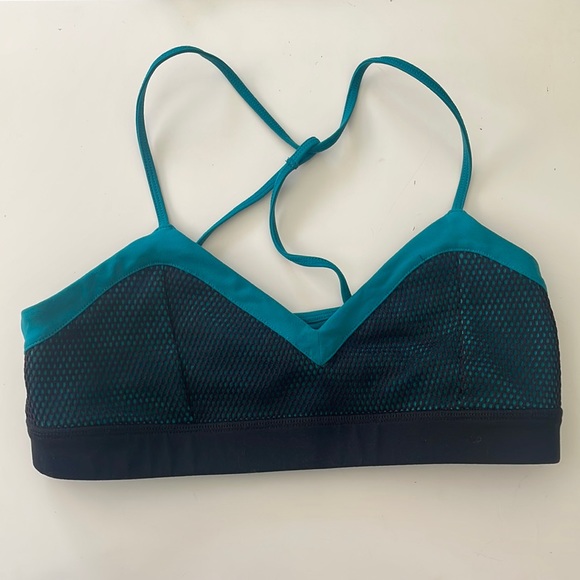 ALO Yoga Petal Two-Tone Sports Bra in Deep Teal - Picture 2 of 5